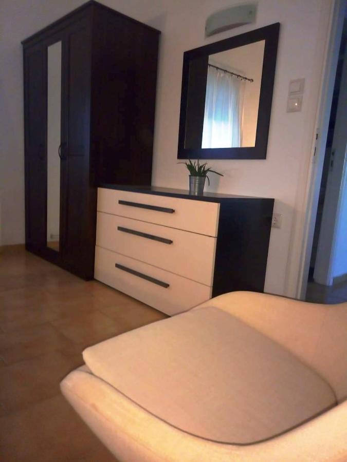 Thea Apartment Agia Marina  Exterior photo