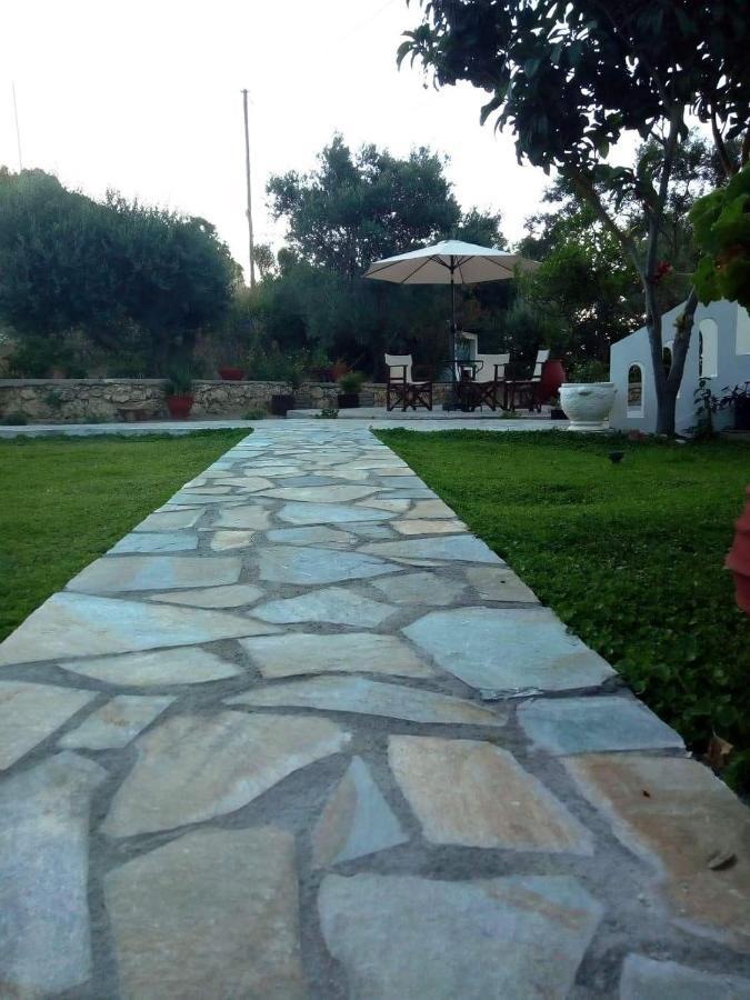 Thea Apartment Agia Marina  Exterior photo