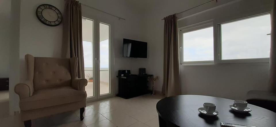 Thea Apartment Agia Marina  Exterior photo